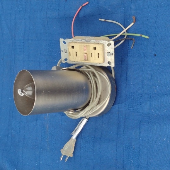 Ground Fault Receptacle and Lamp - Picture 1 of 3